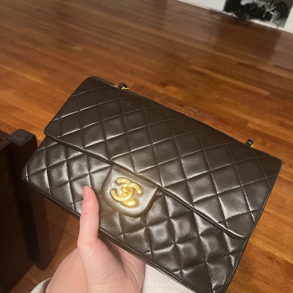 CHANEL Classic Flap Medium lambskin Leather Black Gold Hardware - Picture 5 of 12